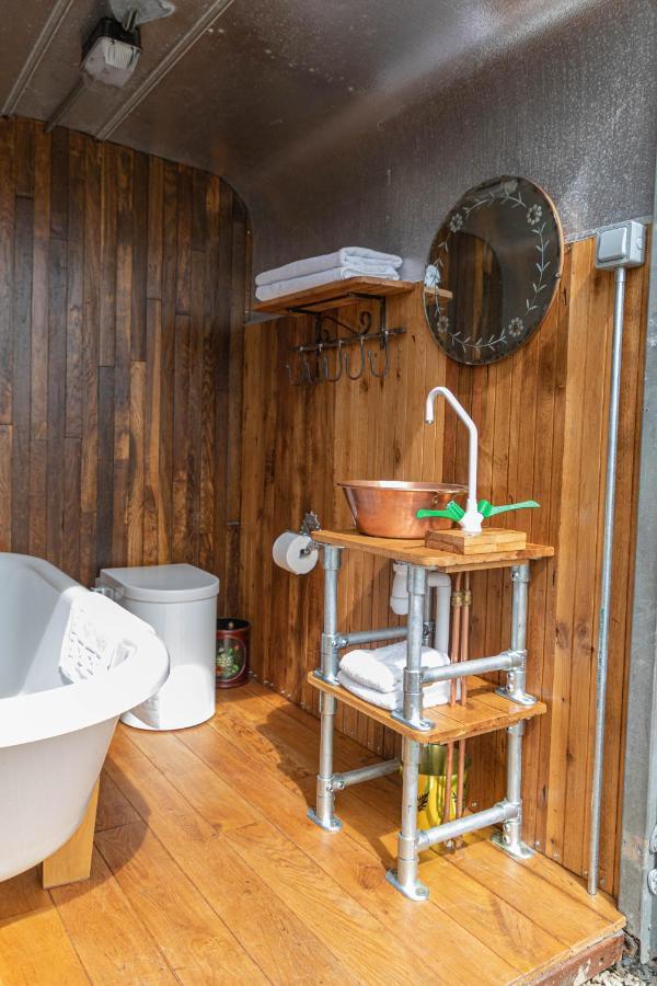 Dennis Hotel Goodwick Екстериор снимка