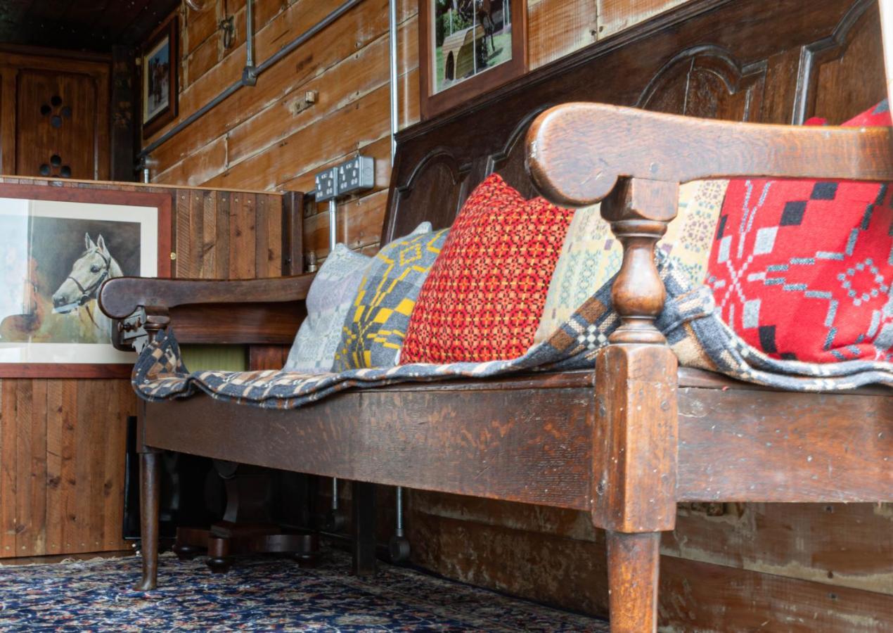 Dennis Hotel Goodwick Екстериор снимка