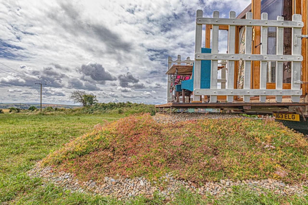 Dennis Hotel Goodwick Екстериор снимка